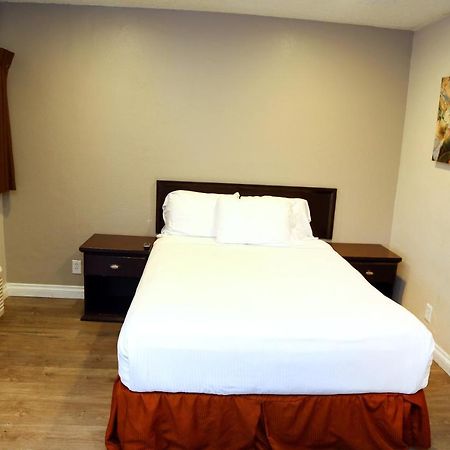 Anaheim Executive Inn & Suites Exterior photo