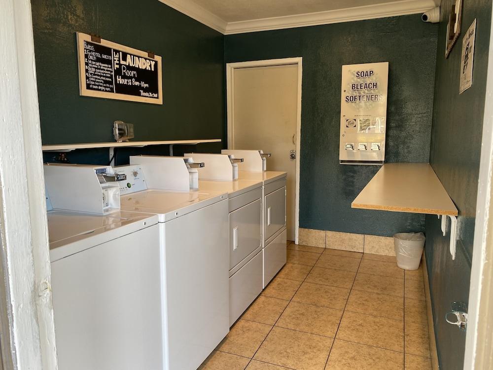 Anaheim Executive Inn & Suites Exterior photo