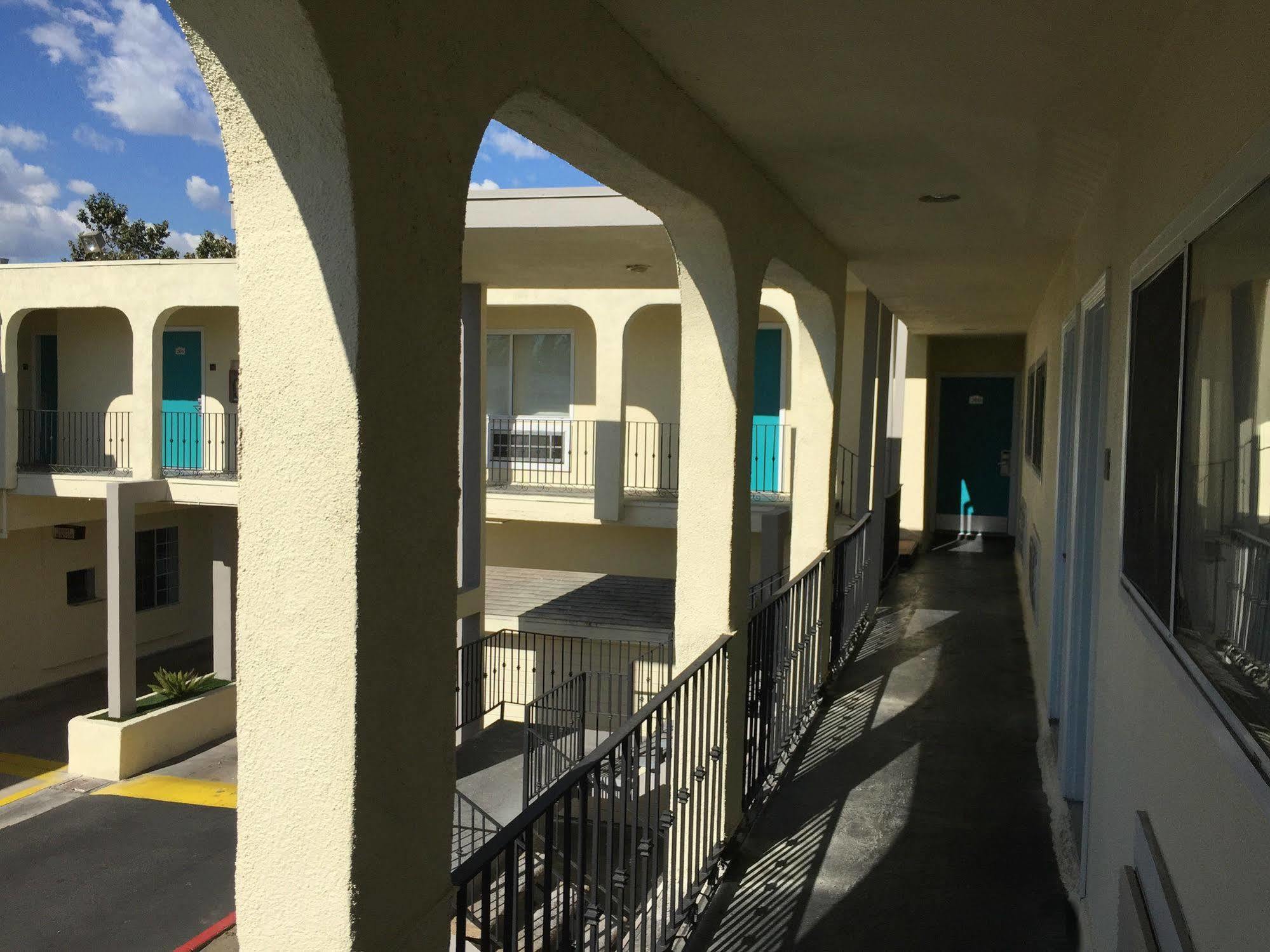 Anaheim Executive Inn & Suites Exterior photo